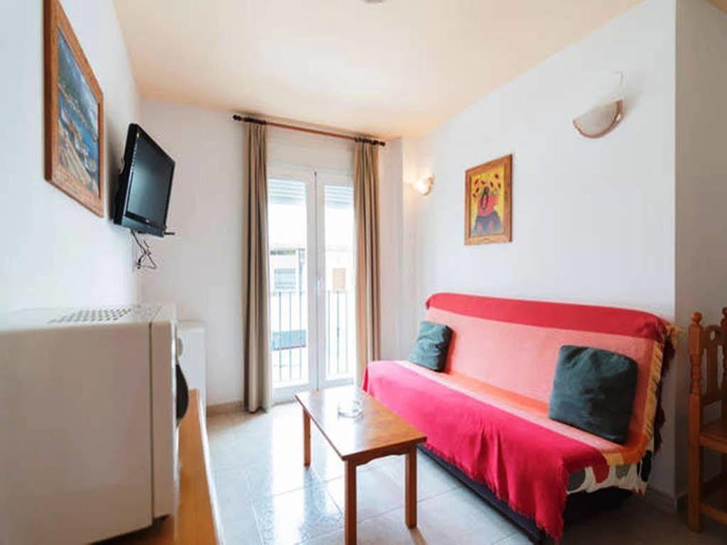 טורמולינוס Vicenta Apartaments מראה חיצוני תמונה