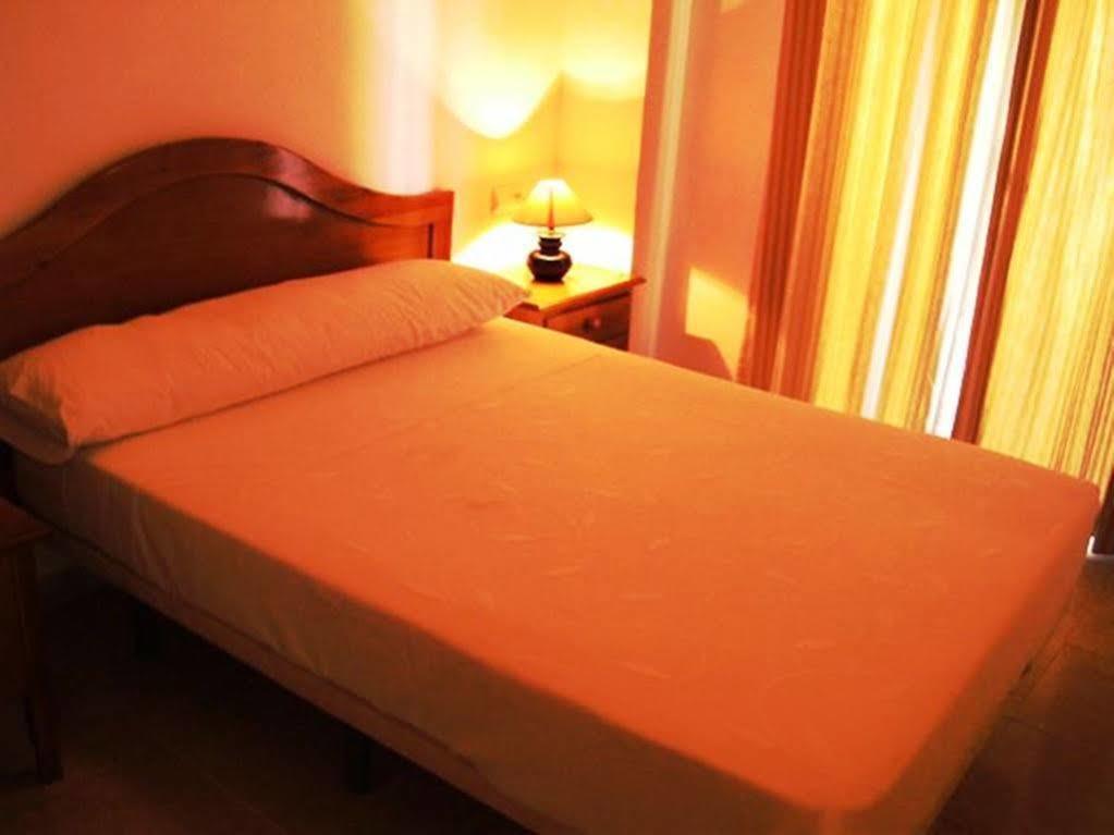 טורמולינוס Vicenta Apartaments מראה חיצוני תמונה